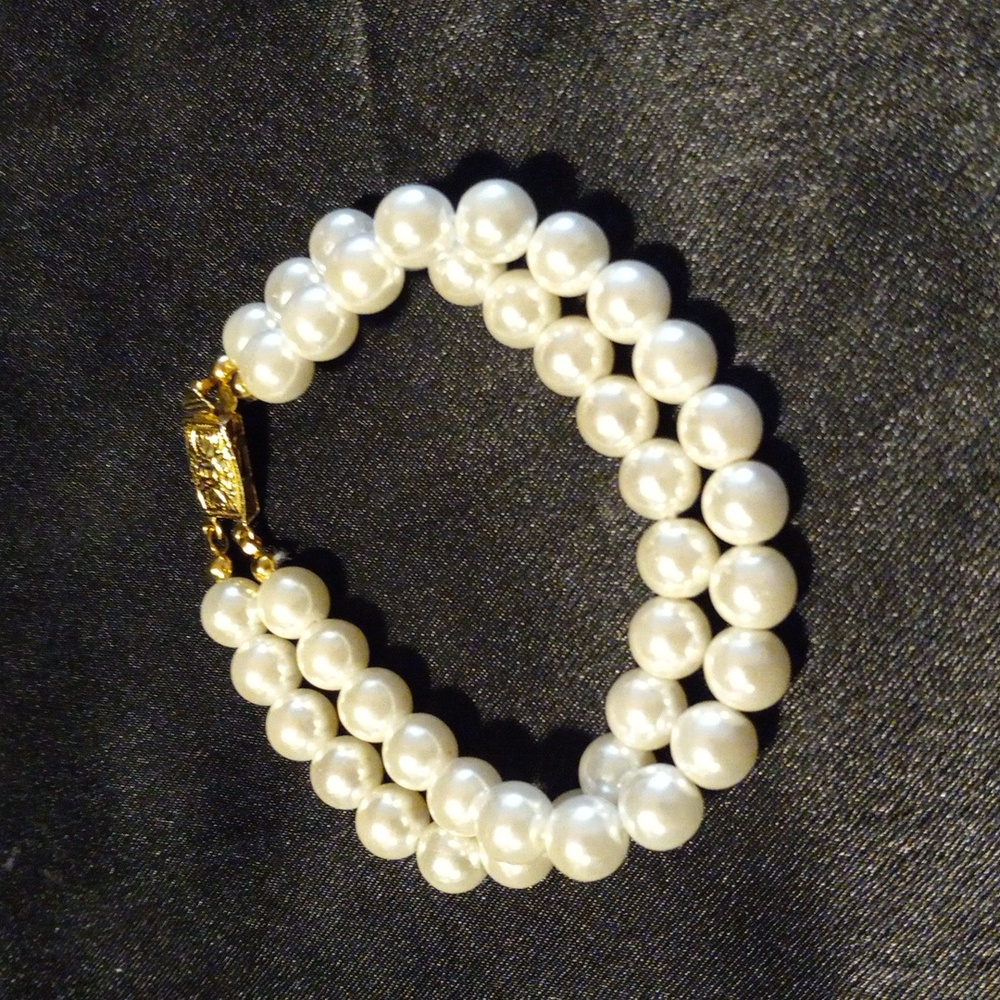 Double strand bracelet